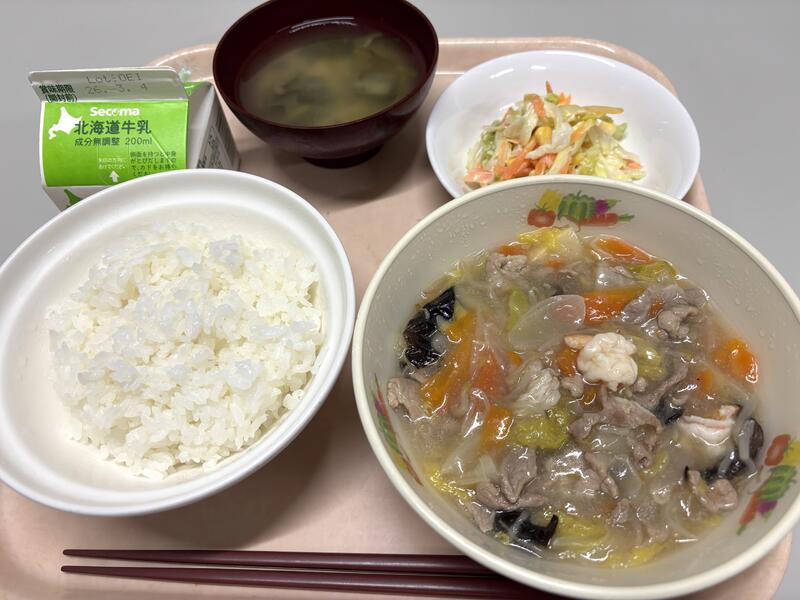 2/19 八宝菜、コールスロー、味噌汁、白飯